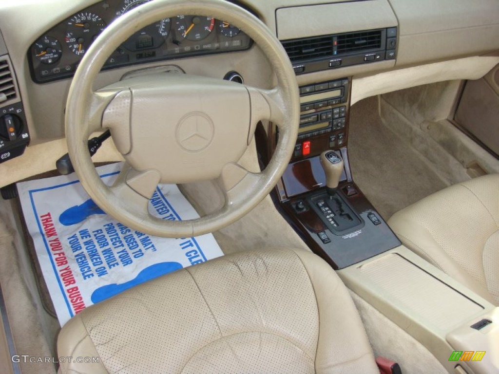 Beige Interior 1998 Mercedes-Benz SL 500 Roadster Photo #93556828