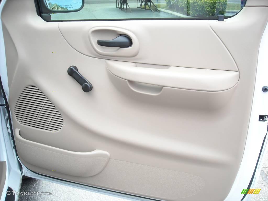 2004 F150 XL Heritage Regular Cab - Oxford White / Heritage Medium Parchment photo #17