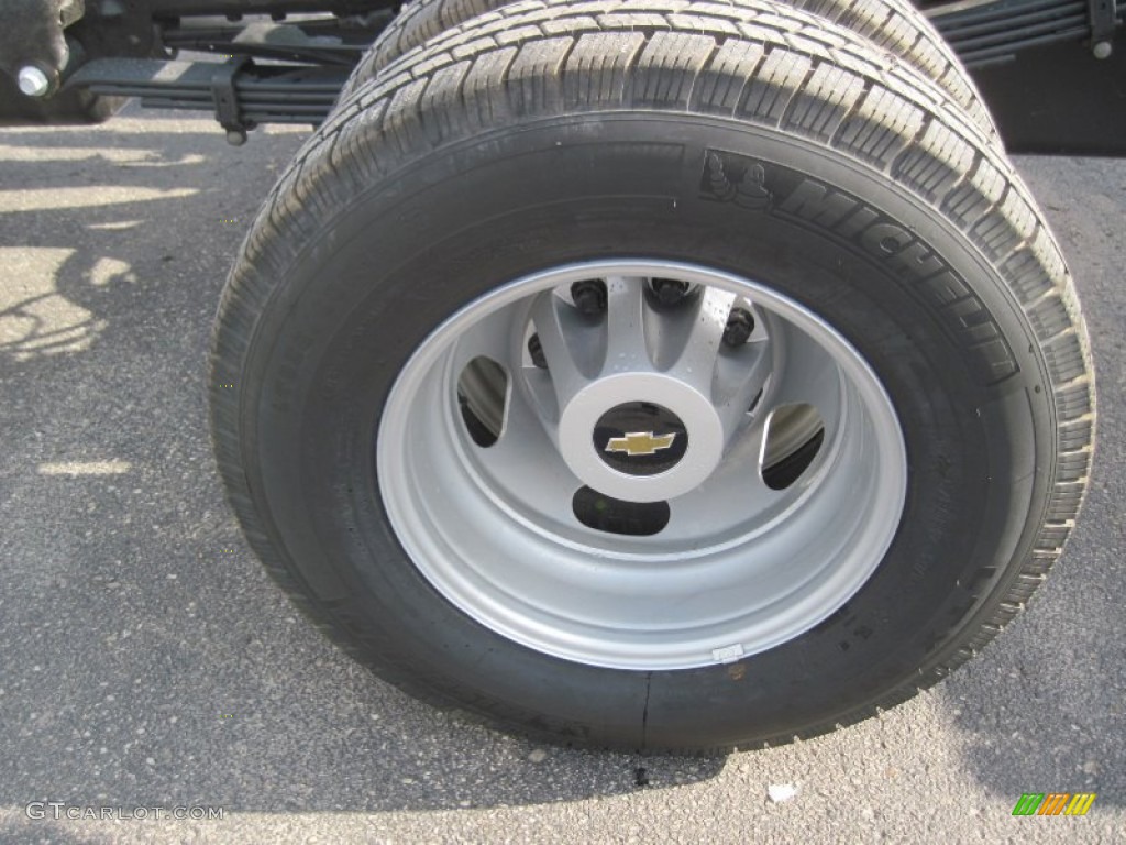 2015 Chevrolet Silverado 3500HD WT Regular Cab 4x4 Chassis Wheel Photo #93570350