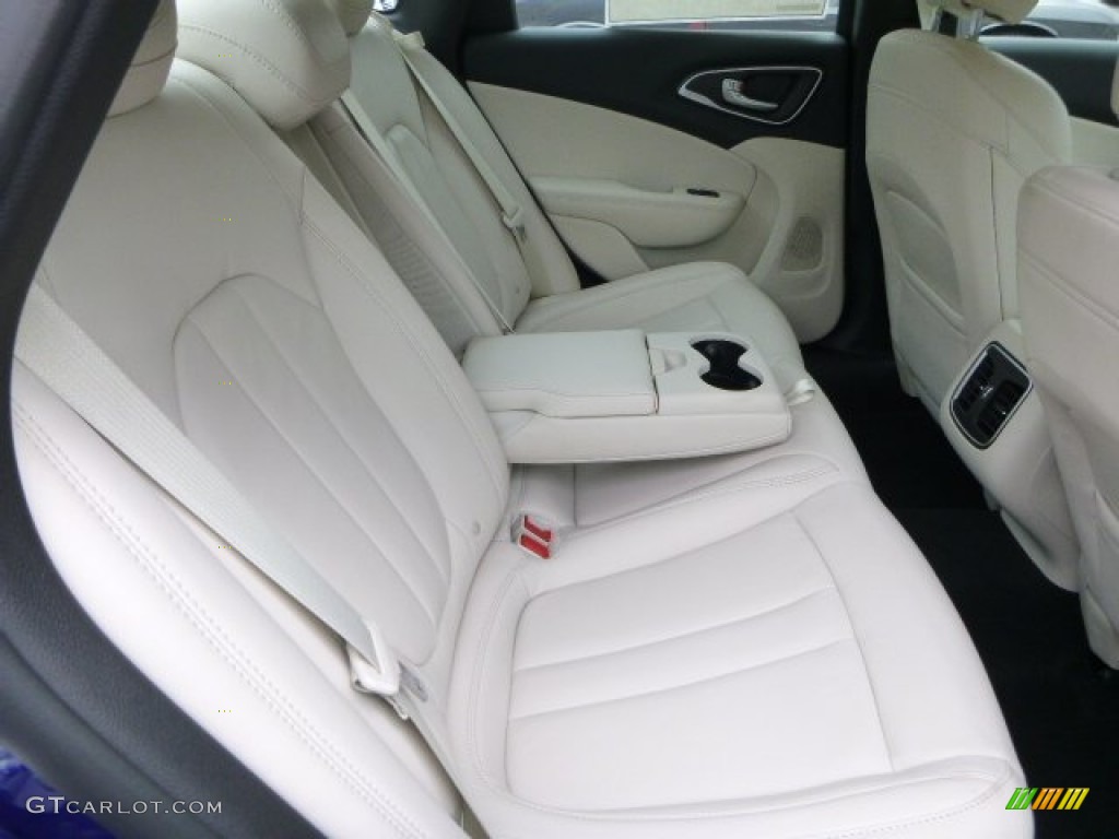 Black/Linen Interior 2015 Chrysler 200 C Photo #93572546