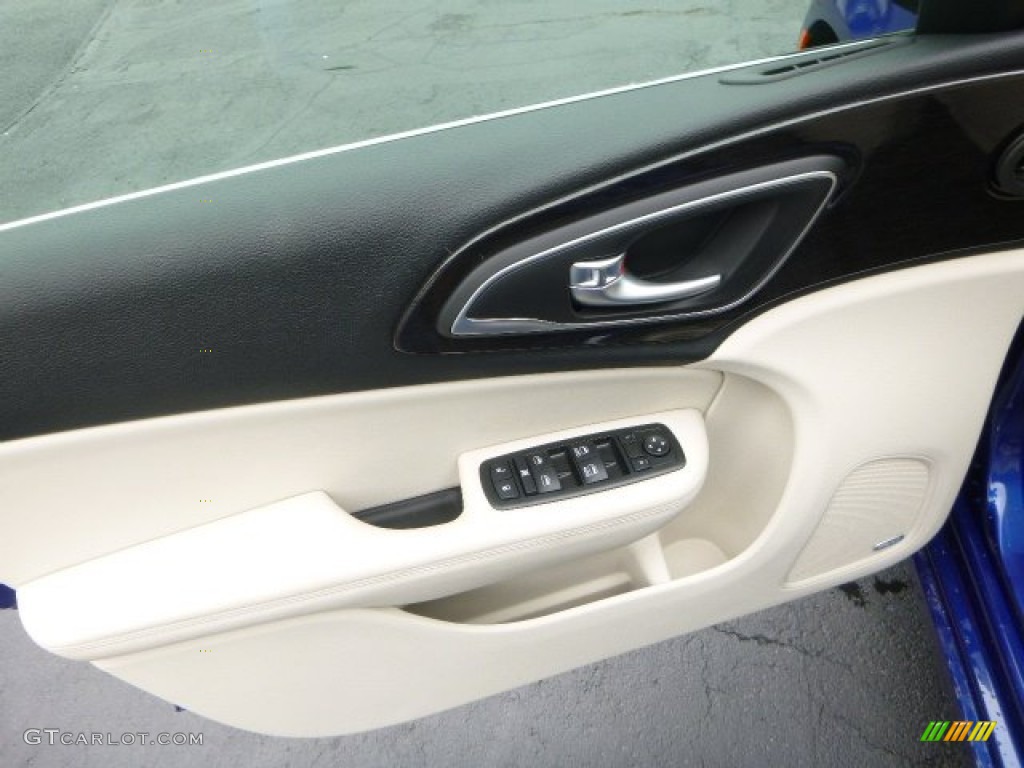 2015 Chrysler 200 C Black/Linen Door Panel Photo #93572649
