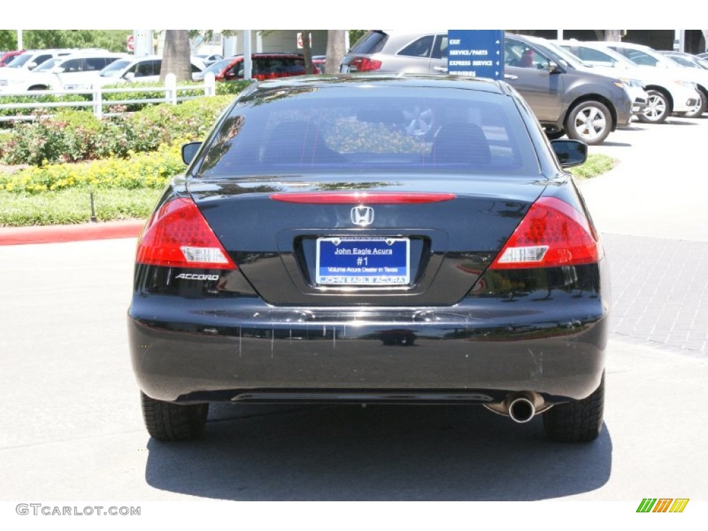 2006 Accord EX Coupe - Nighthawk Black Pearl / Gray photo #5
