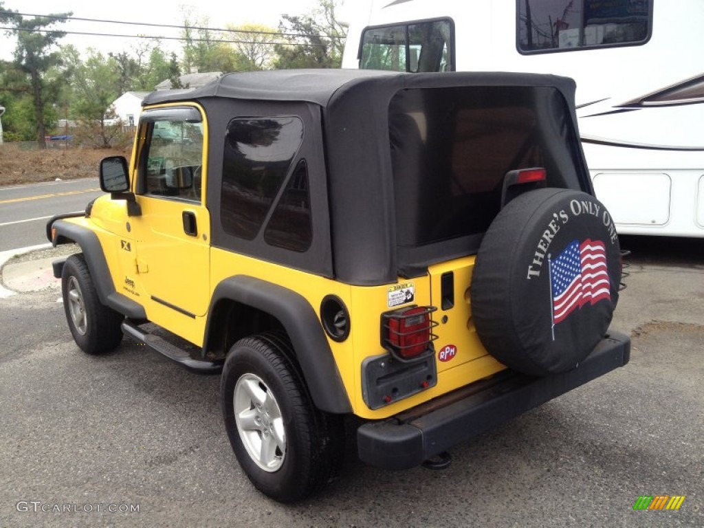 2004 Wrangler X 4x4 - Solar Yellow / Dark Slate Gray photo #18