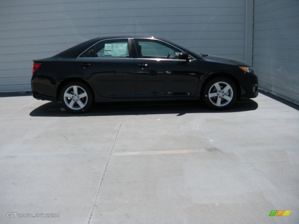 2014 Camry SE - Cosmic Gray Metallic / Black photo #3