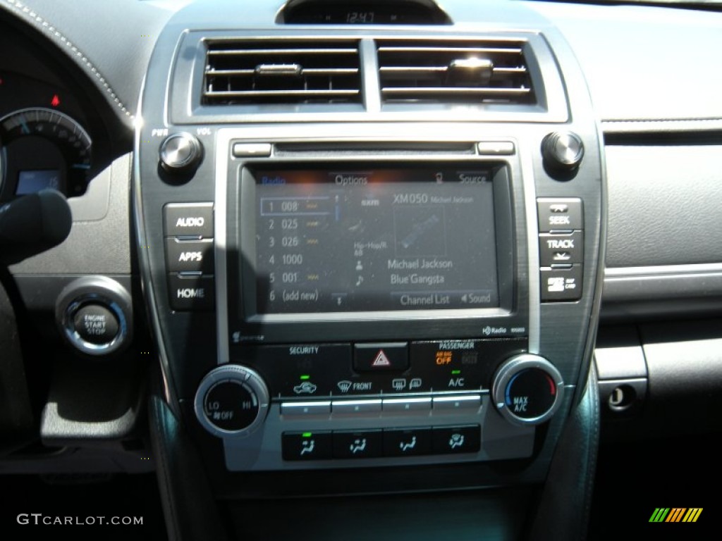 2014 Camry SE - Cosmic Gray Metallic / Black photo #29