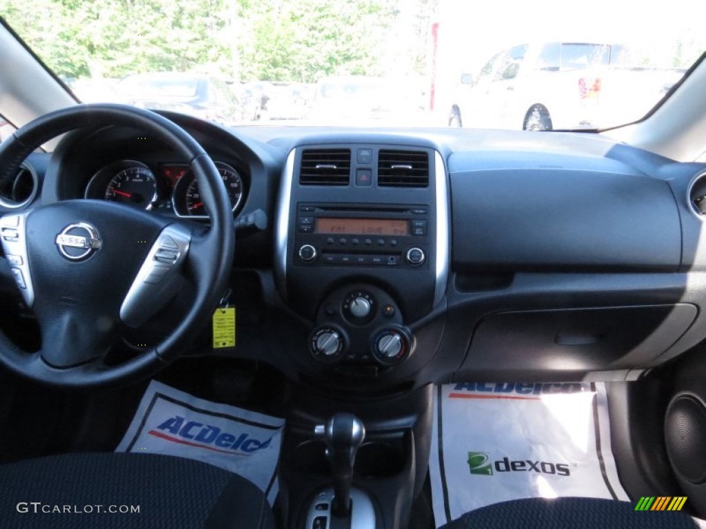 2014 Versa Note SV - Metallic Blue / Charcoal photo #17