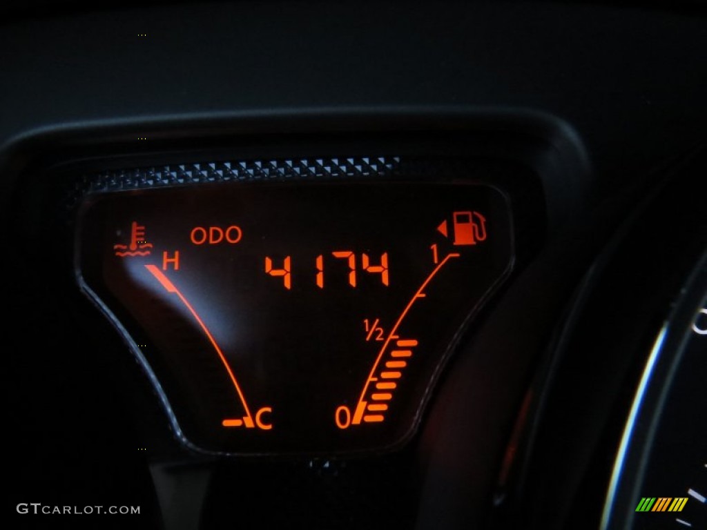 2014 Versa Note SV - Metallic Blue / Charcoal photo #21