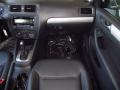 Black - Jetta SE Sedan Photo No. 13