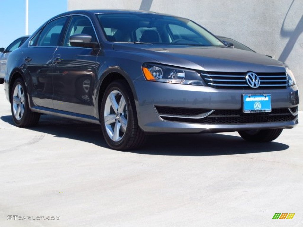 2014 Passat 1.8T SE - Platinum Gray Metallic / Titan Black photo #1