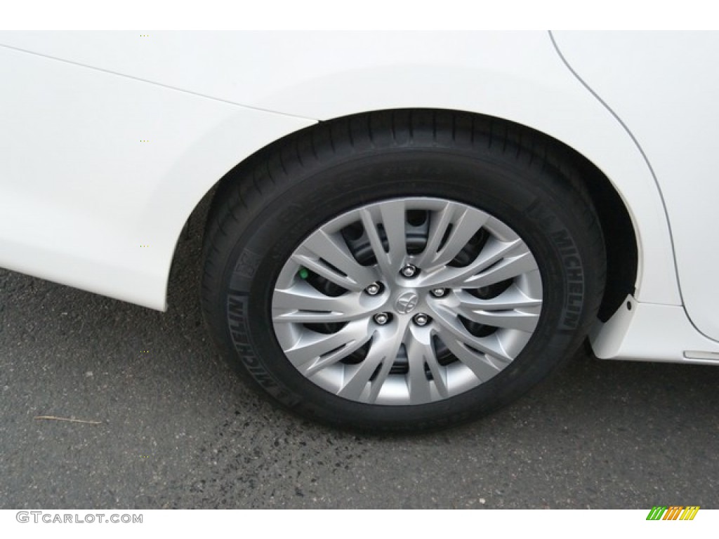 2014 Camry LE - Super White / Ivory photo #9