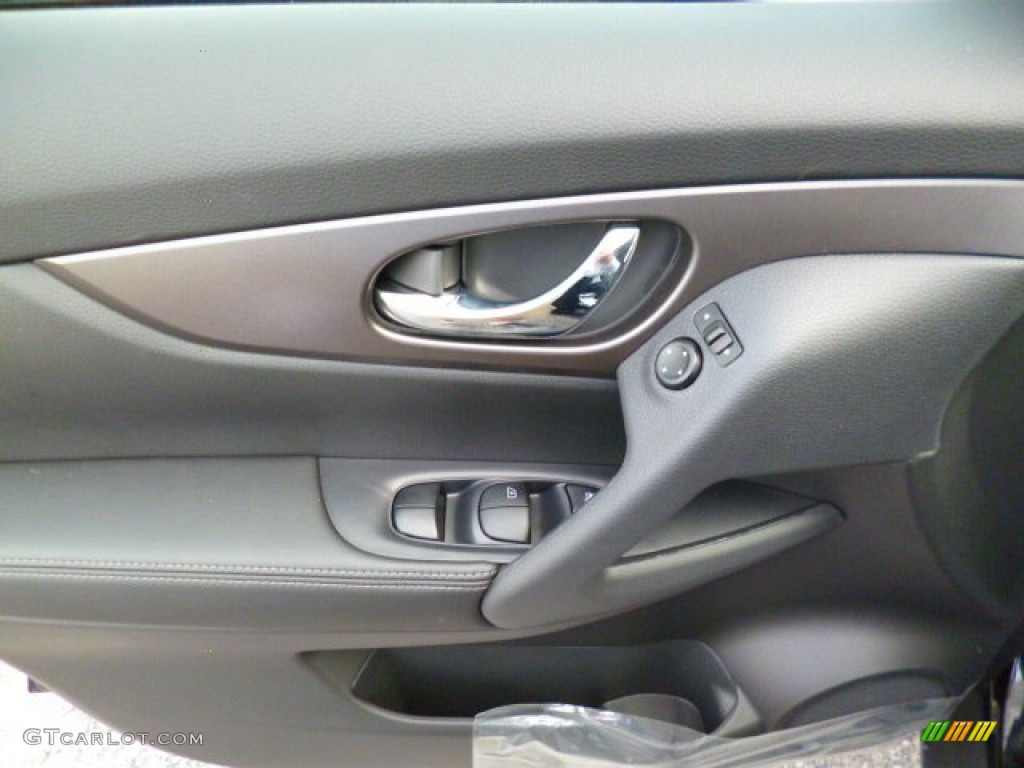 2014 Nissan Rogue S Door Panel Photos