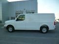 Glacier White - NV 3500 HD SV Photo No. 4