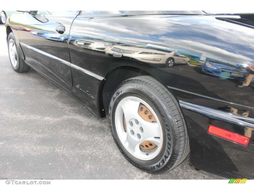 2005 Sunfire Coupe - Black / Graphite photo #4