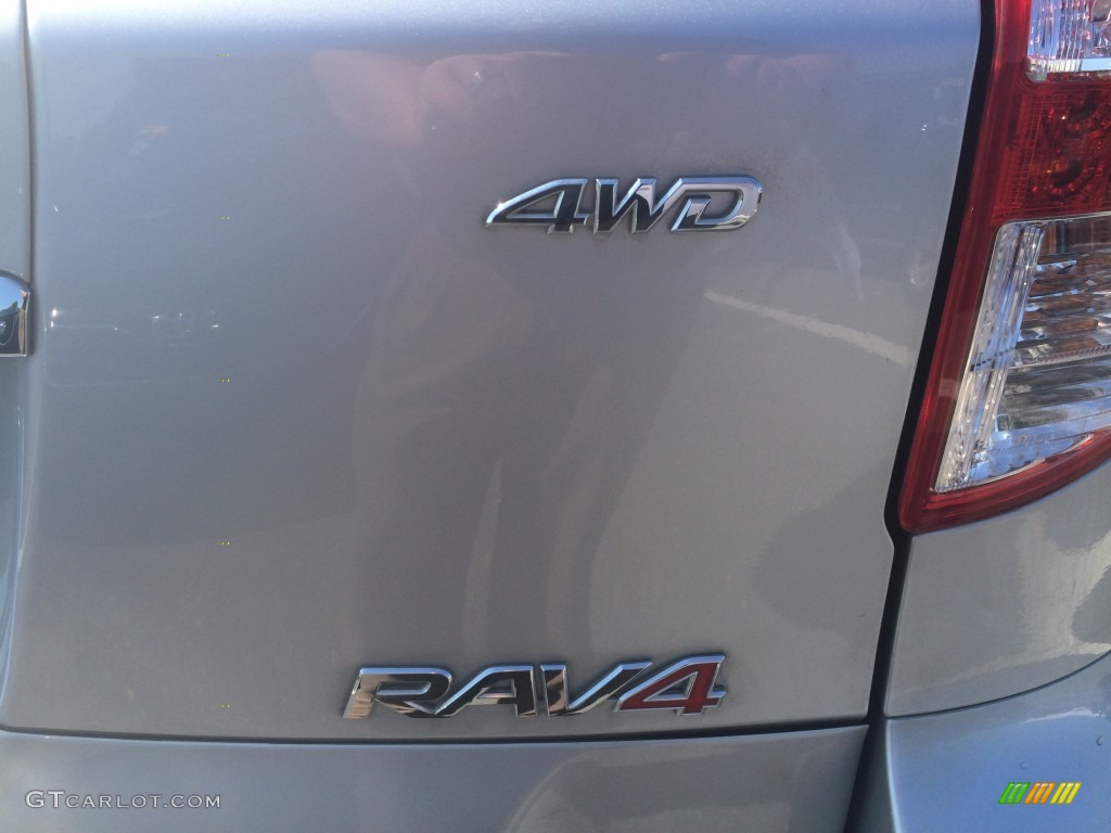 2011 RAV4 Sport 4WD - Classic Silver Metallic / Dark Charcoal photo #5