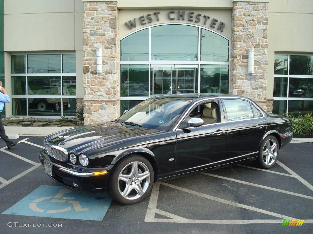 2007 XJ Vanden Plas - Ebony Black / Champagne photo #1