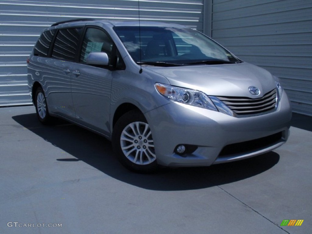 2014 Sienna XLE - Silver Sky Metallic / Light Gray photo #2
