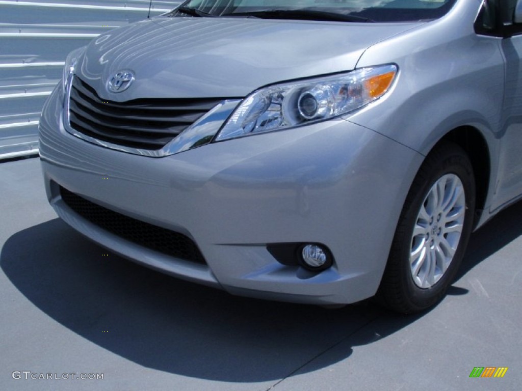 2014 Sienna XLE - Silver Sky Metallic / Light Gray photo #11