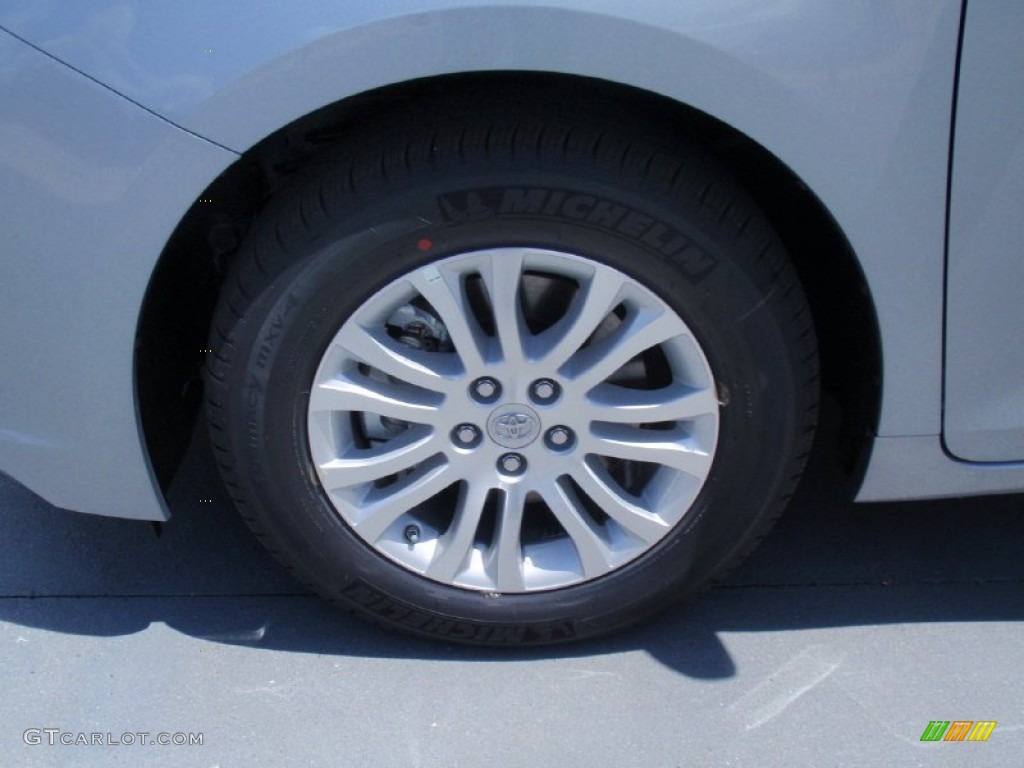 2014 Sienna XLE - Silver Sky Metallic / Light Gray photo #12