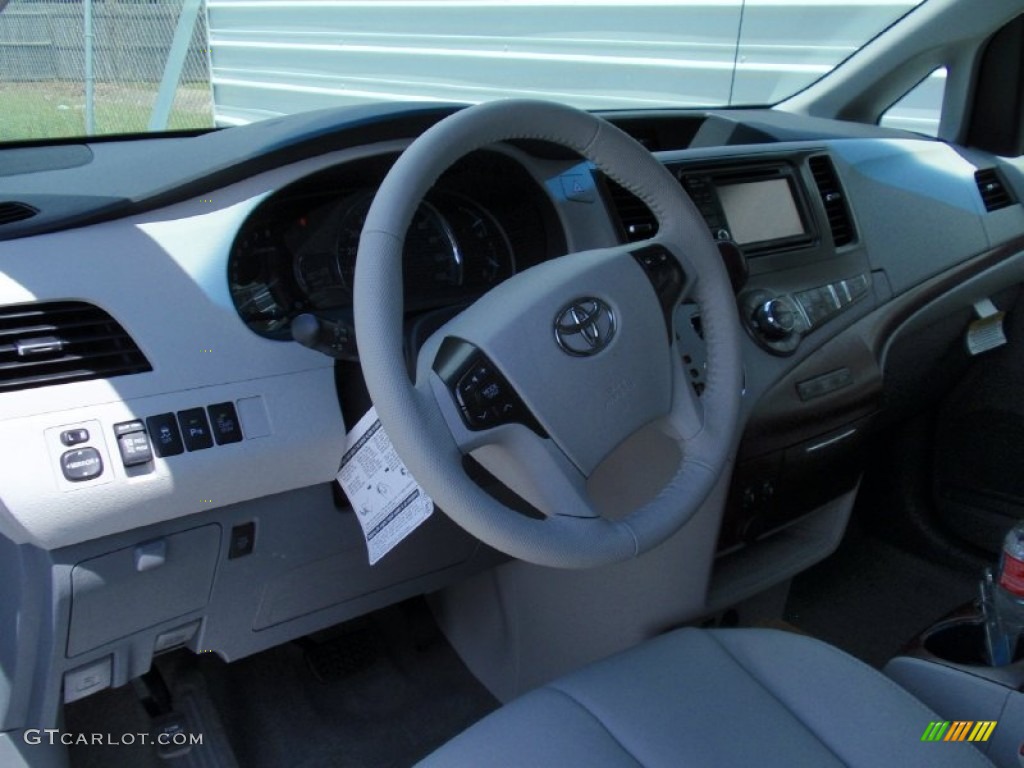 2014 Sienna XLE - Silver Sky Metallic / Light Gray photo #28