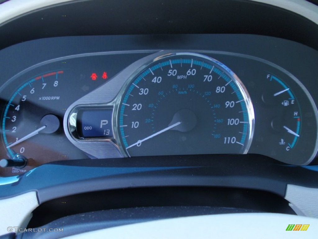 2014 Sienna XLE - Silver Sky Metallic / Light Gray photo #35