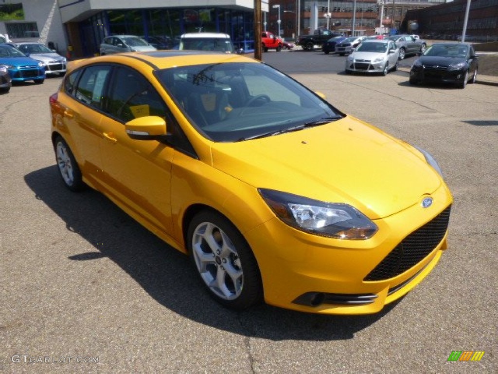 2014 Focus ST Hatchback - Tangerine Scream / ST Tangerine Scream/Charcoal Black Recaro Sport Seats photo #2