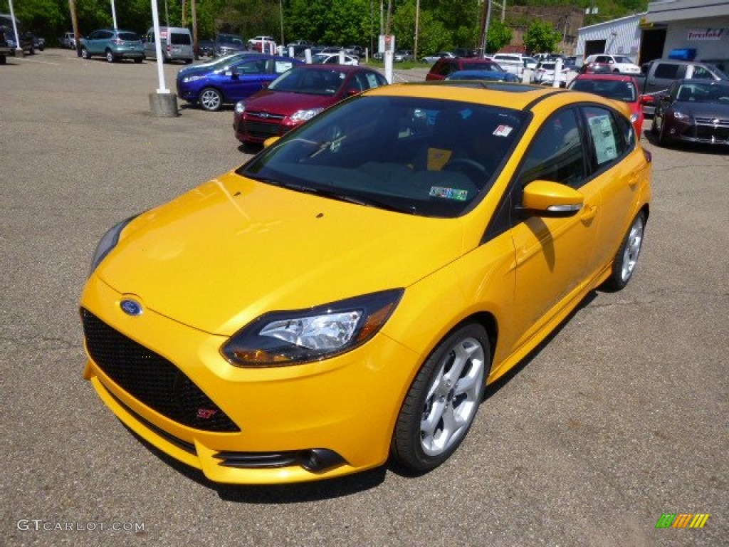 2014 Focus ST Hatchback - Tangerine Scream / ST Tangerine Scream/Charcoal Black Recaro Sport Seats photo #4