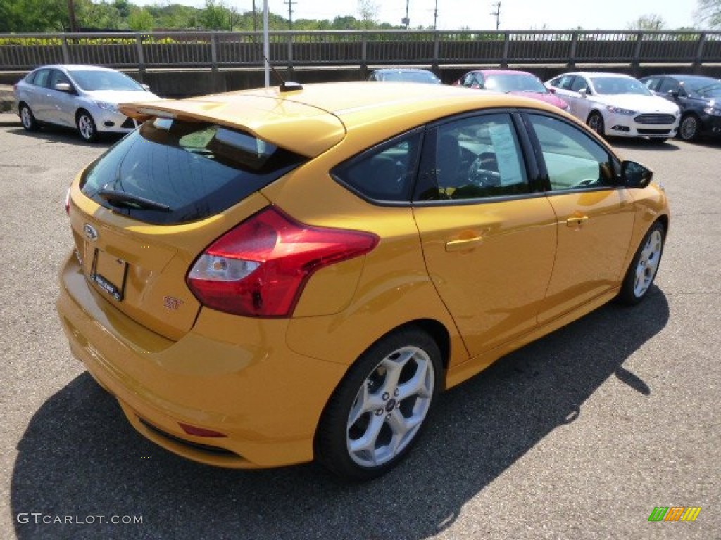 2014 Focus ST Hatchback - Tangerine Scream / ST Tangerine Scream/Charcoal Black Recaro Sport Seats photo #8
