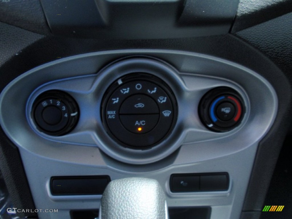 2014 Fiesta SE Hatchback - Storm Gray / Charcoal Black photo #30