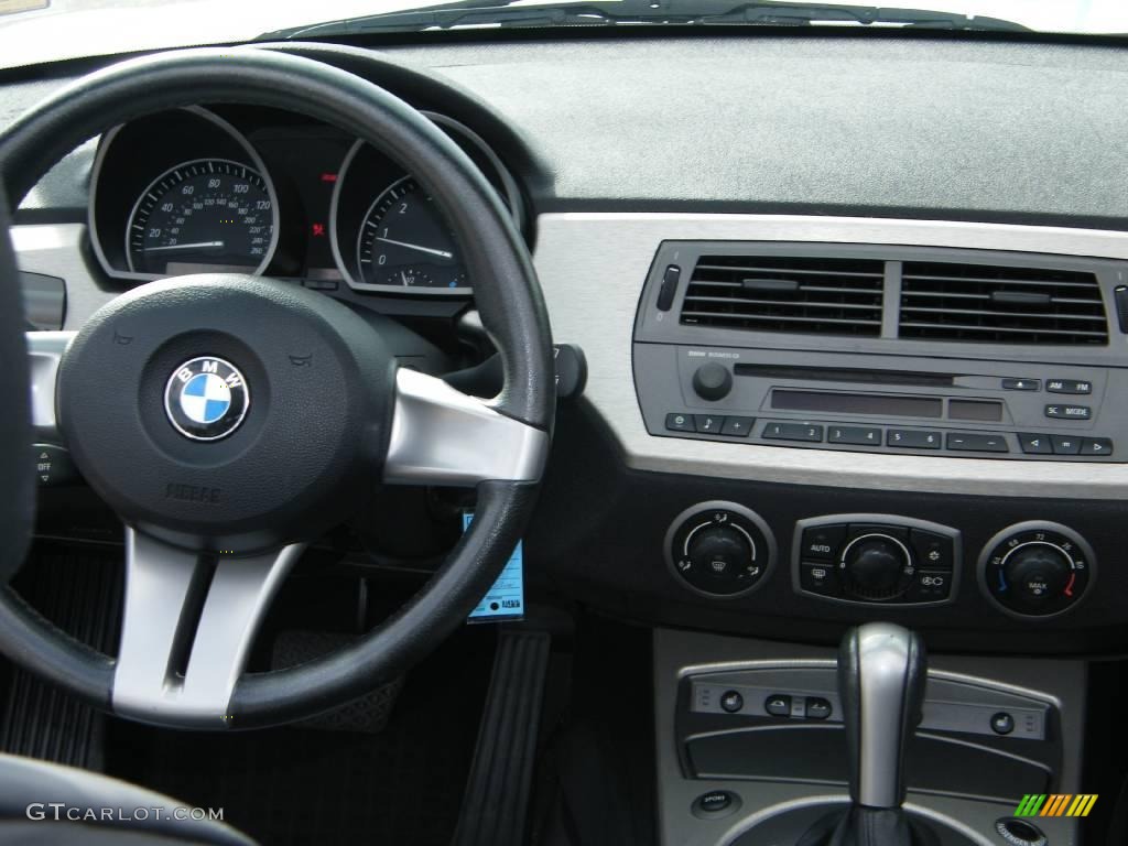 2003 Z4 3.0i Roadster - Titanium Silver Metallic / Black photo #26