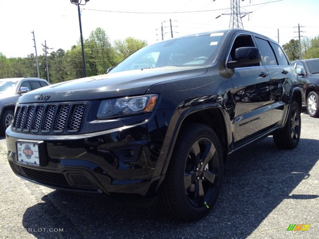 2014 Grand Cherokee Laredo 4x4 - Brilliant Black Crystal Pearl / Morocco Black photo #1