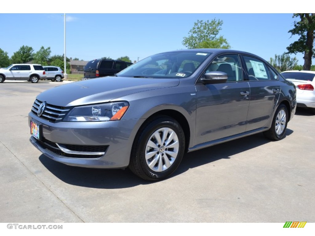 2014 Passat 1.8T Wolfsburg Edition - Platinum Gray Metallic / Moonrock photo #1