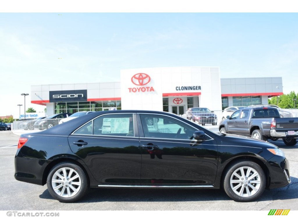 2014 Camry XLE - Attitude Black Metallic / Ivory photo #2