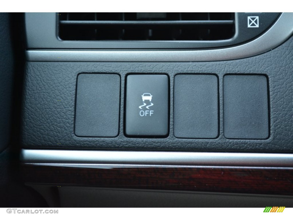 2014 Camry XLE - Attitude Black Metallic / Ivory photo #25