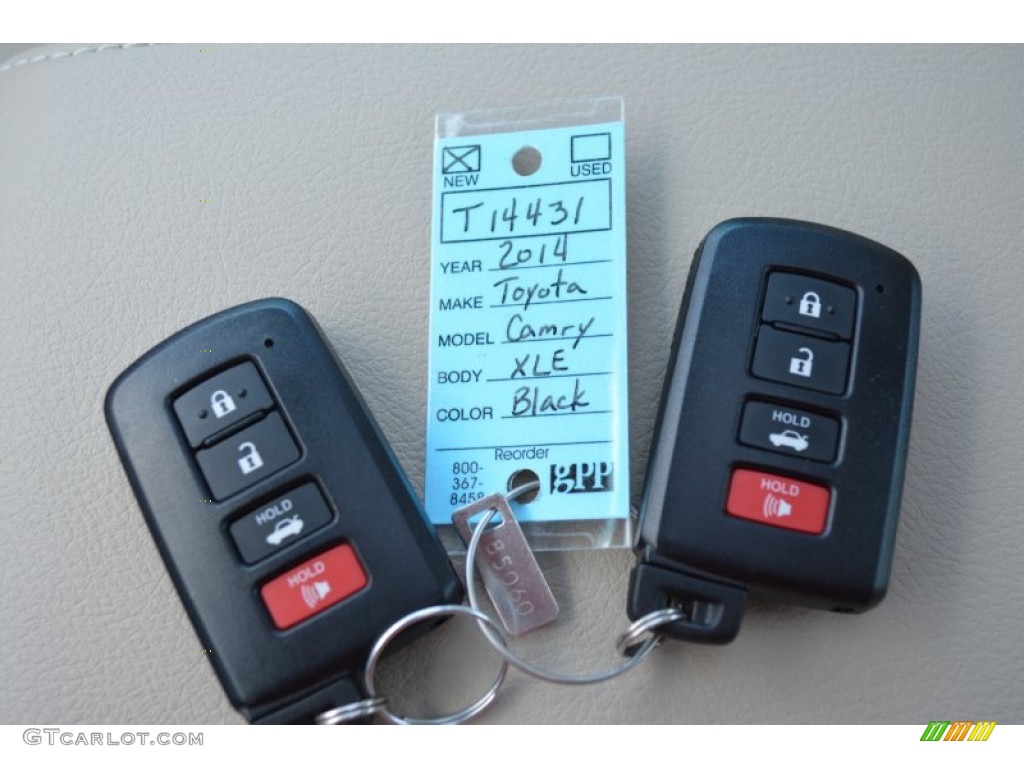 2014 Camry XLE - Attitude Black Metallic / Ivory photo #27