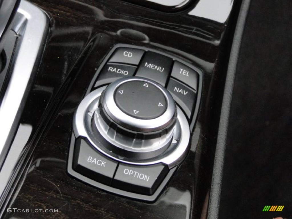 2012 BMW 5 Series 528i Sedan Controls Photo #93646183