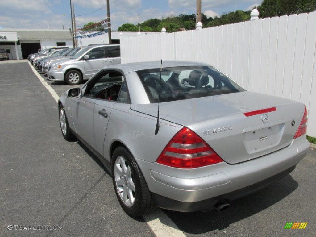 1999 SLK 230 Kompressor Roadster - Brilliant Silver Metallic / Salsa Red photo #4