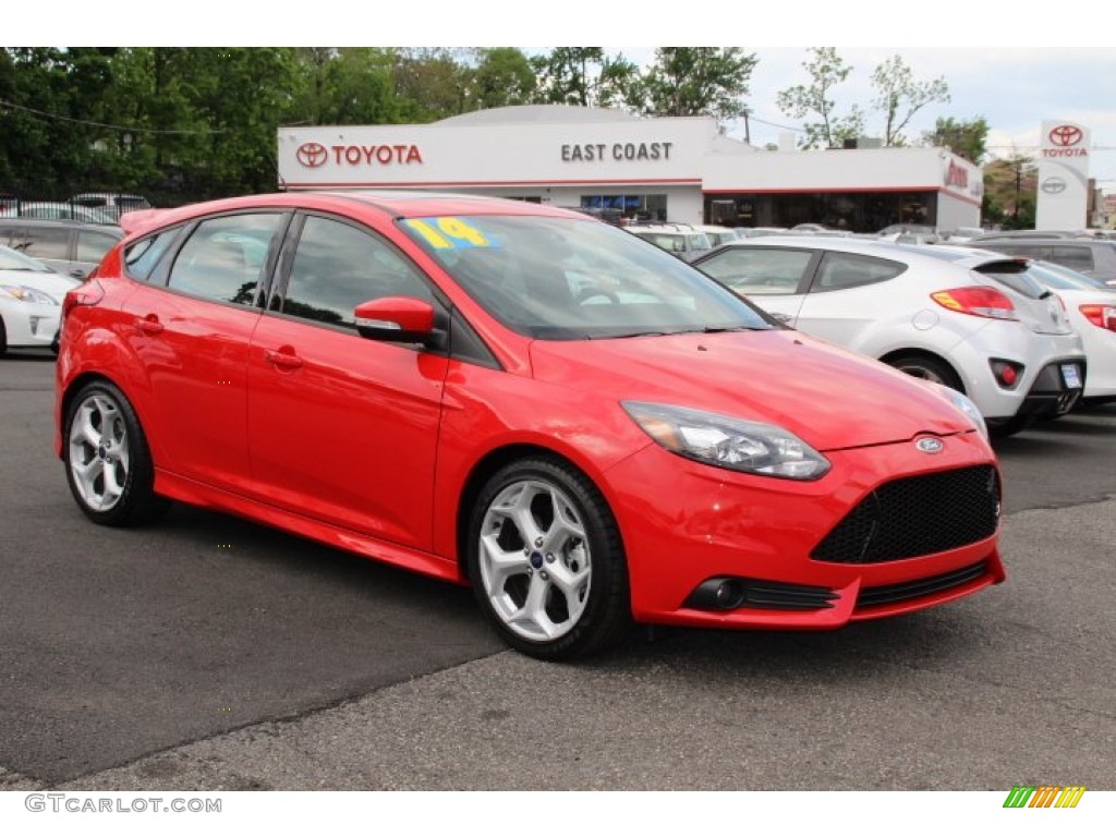 2014 Race Red Ford Focus ST Hatchback 93631867 Car