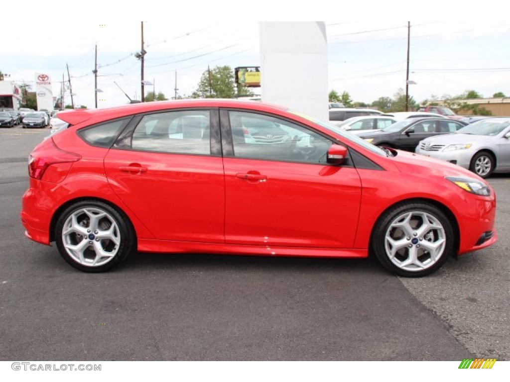 2014 Focus ST Hatchback - Race Red / ST Charcoal Black Recaro Sport Seats photo #2