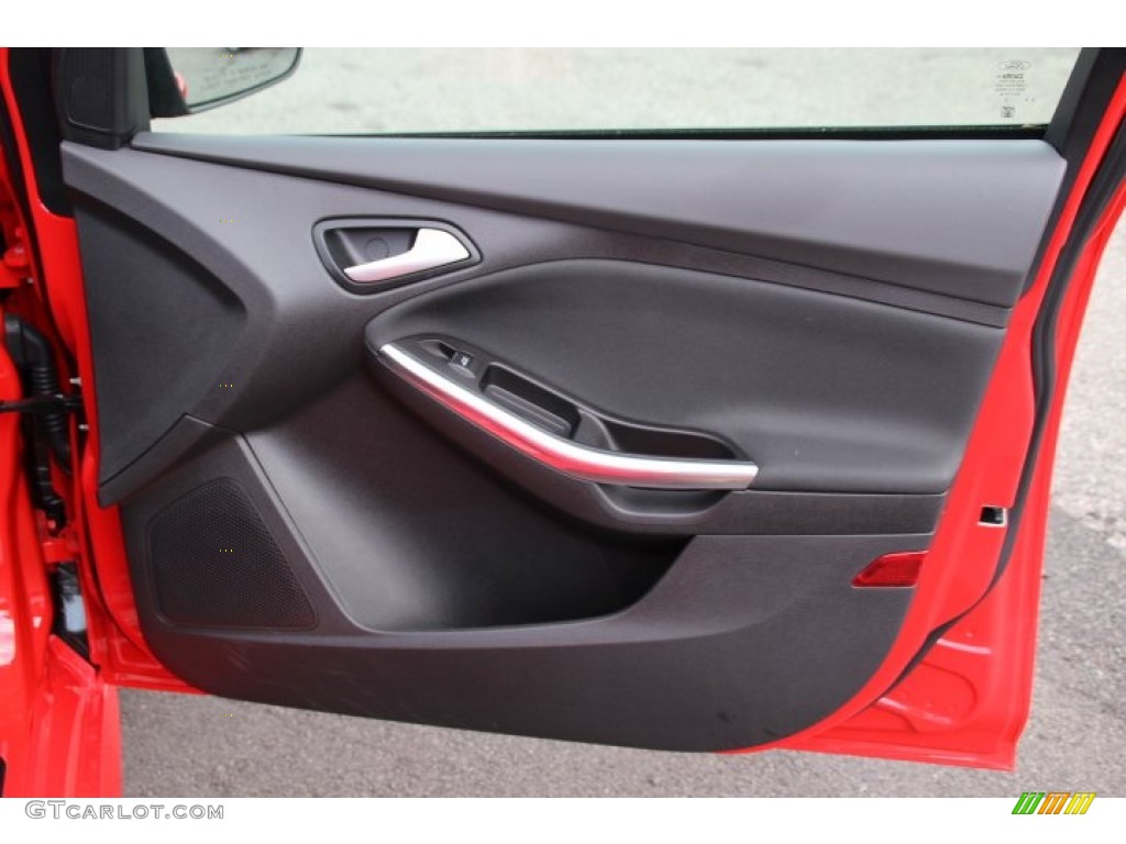 2014 Focus ST Hatchback - Race Red / ST Charcoal Black Recaro Sport Seats photo #22