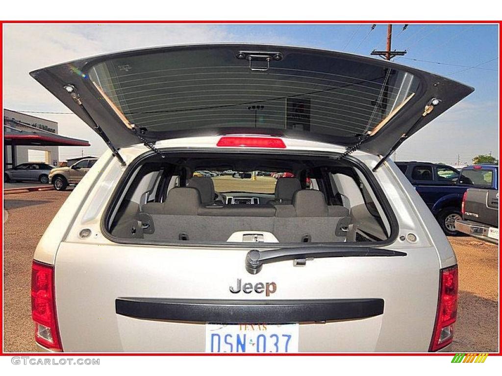 2008 Grand Cherokee Laredo - Bright Silver Metallic / Dark Slate Gray photo #18