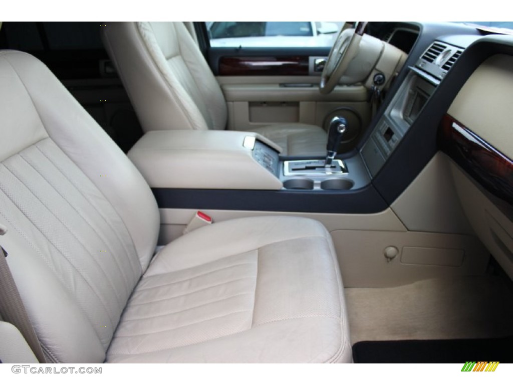 2006 Navigator Luxury - Light French Silk Metallic / Camel photo #48