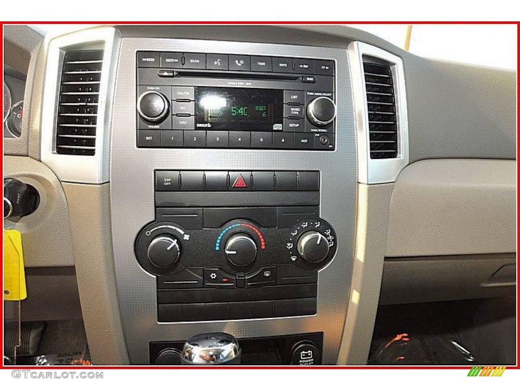 2008 Grand Cherokee Laredo - Bright Silver Metallic / Dark Slate Gray photo #26