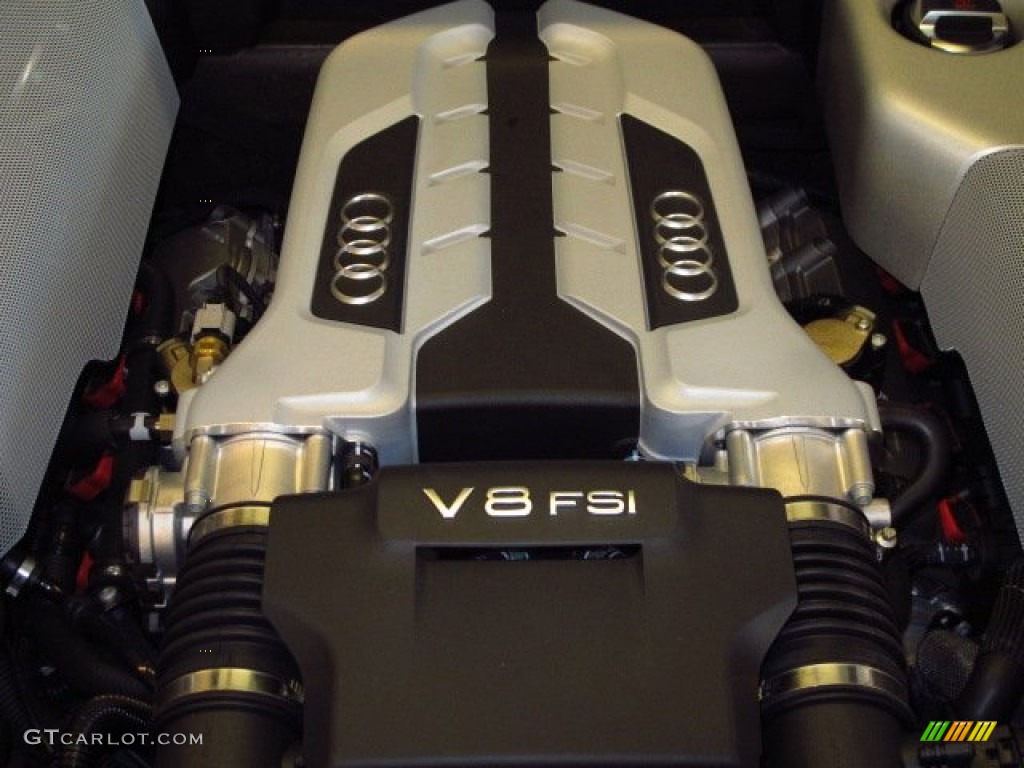 2014 Audi R8 Coupe V8 Engine Photos