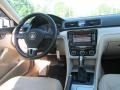 Candy White - Passat 2.5L SE Photo No. 16