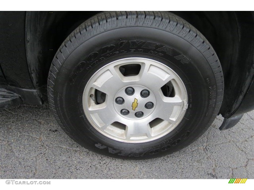 2014 Chevrolet Suburban LT Wheel Photos