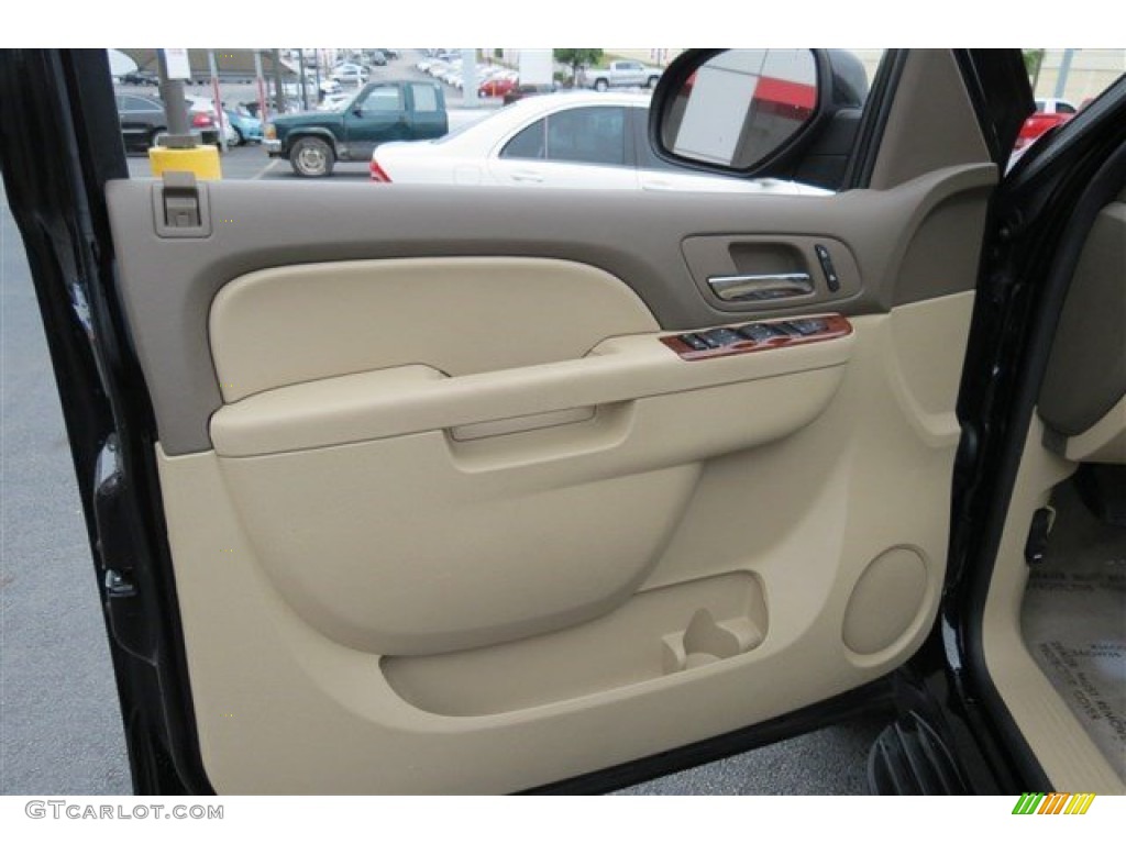 2014 Chevrolet Suburban LT Door Panel Photos