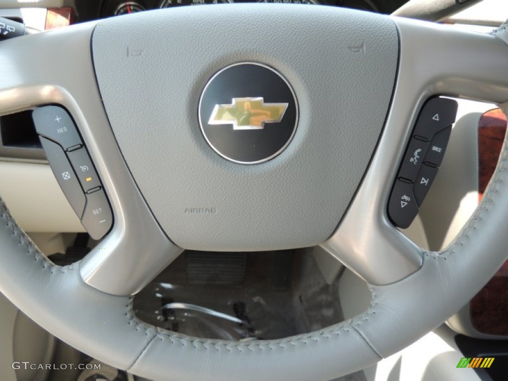 2014 Suburban LT - Black / Light Titanium/Dark Titanium photo #23