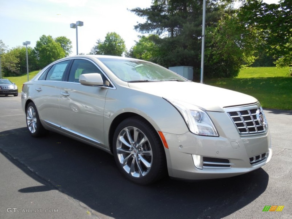 2014 Silver Coast Metallic Cadillac Xts Luxury Fwd