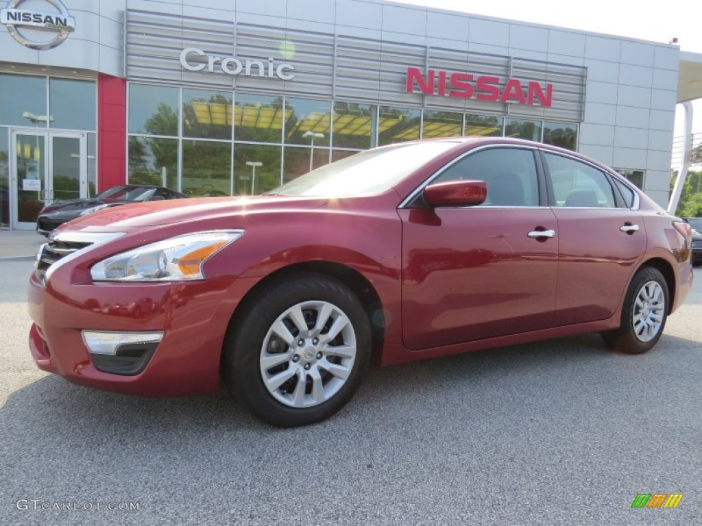 2014 Altima 2.5 S - Cayenne Red / Charcoal photo #1