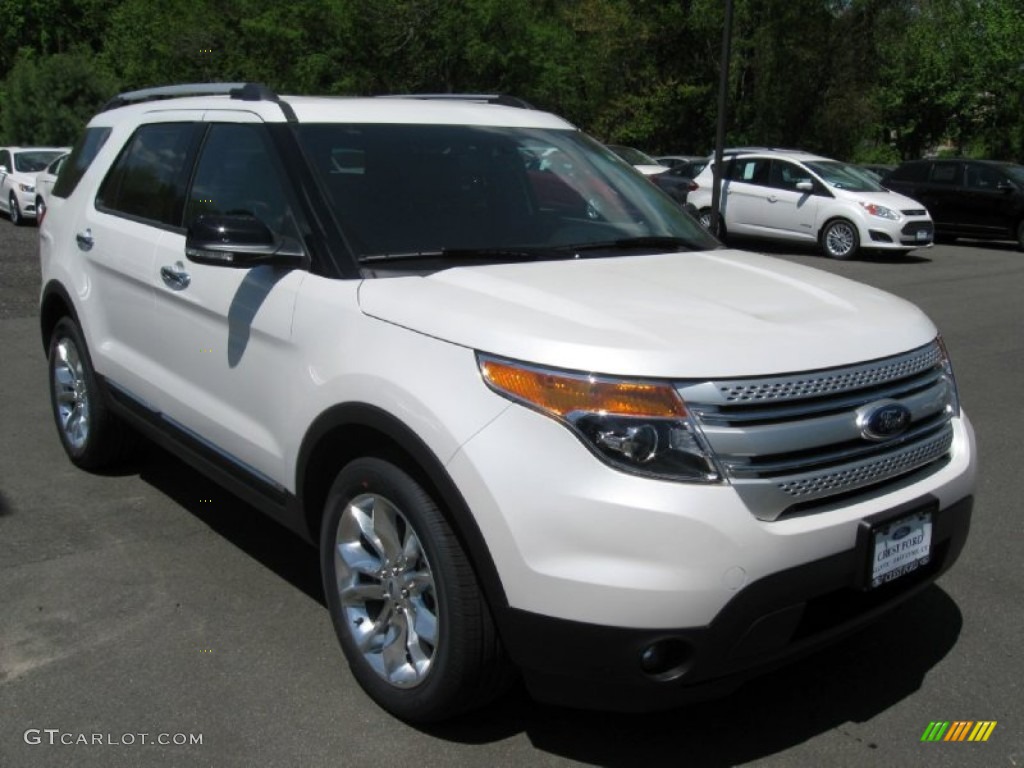 White Platinum Ford Explorer